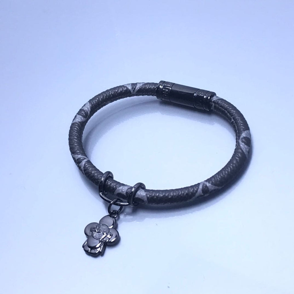 18K Louis Vuitton Hang It Bracelet