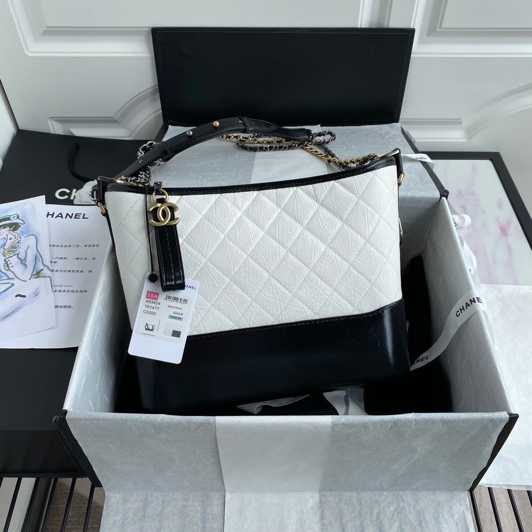 CHANEL GABRIELLE MEDIUM 28 HOBO BAG IN BLACK MIX WHITE CALFSKIN