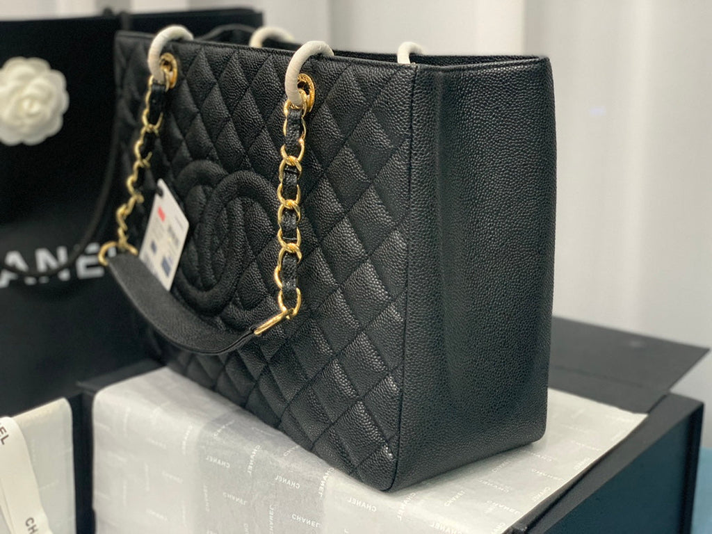 CHANEL 25S MEDALLION TOTE 33 CM IN BLACK CAVIAR WITH GOLD HARDWARE