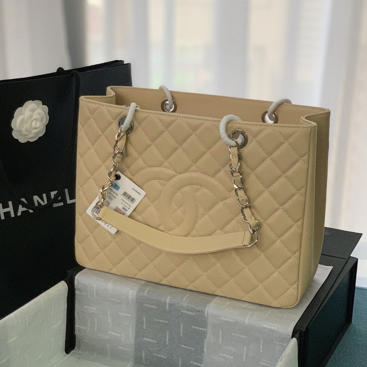 CHANEL 25S MEDALLION TOTE 33 CM IN BEIGE CAVIAR WITH SILVER HARDWARE