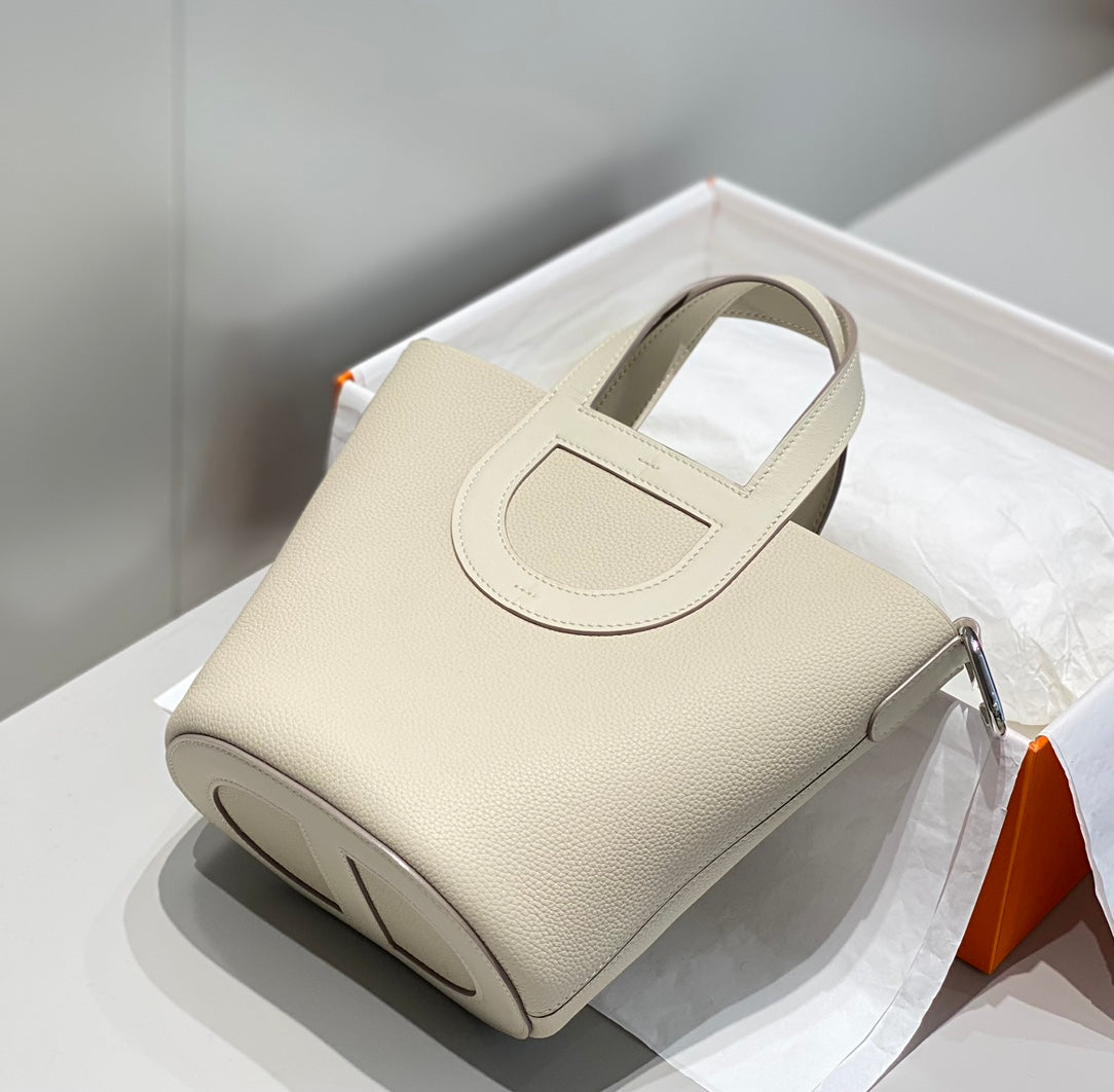 HERMES 25S IN THE LOOP 18 IN IVORY CALFSKIN SILVER HARDWARE