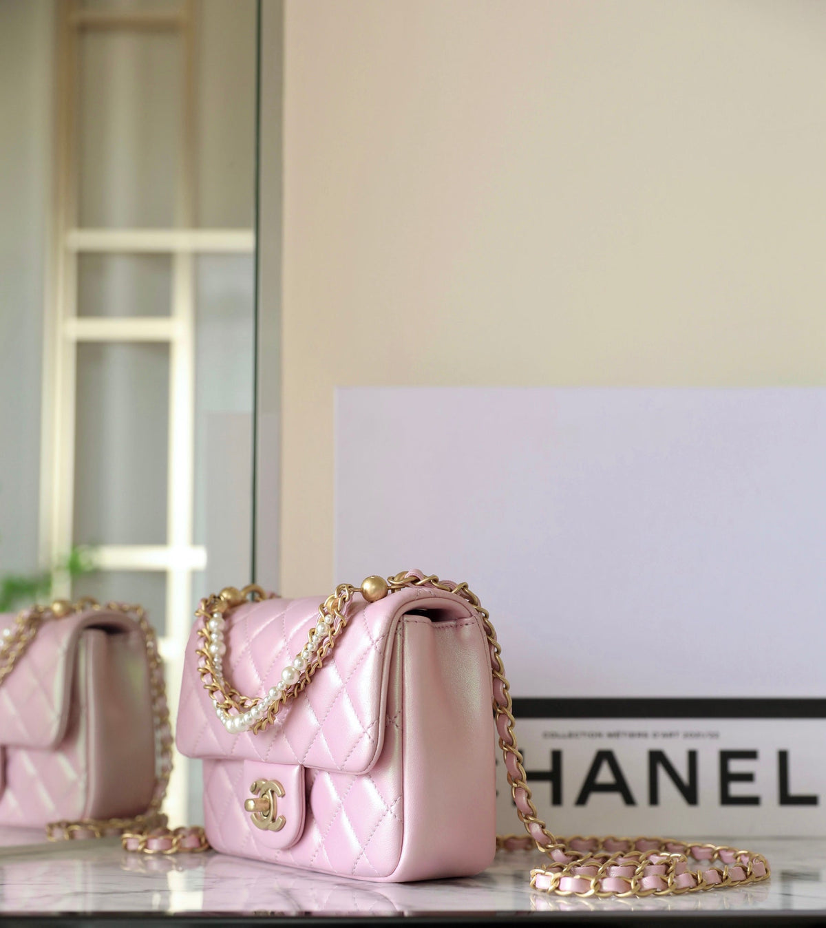 CHANEL 25S FLAP BAG 17 CM IN PEARL PINK LAMBSKIN WITH GOLD HARDWARE