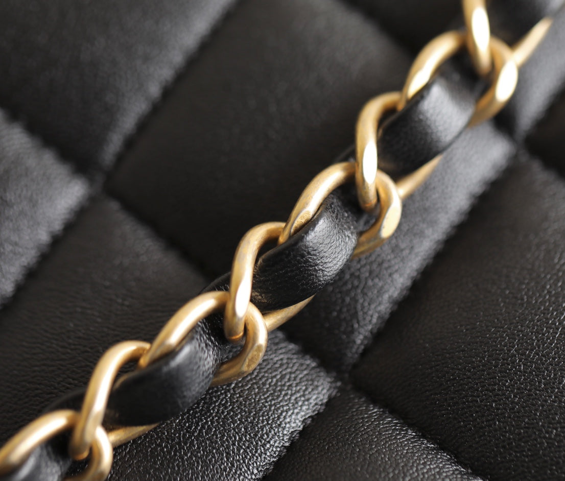 CHANEL 25S TOTE 30 CM IN BLACK LAMBSKIN WITH GOLD HARDWARE