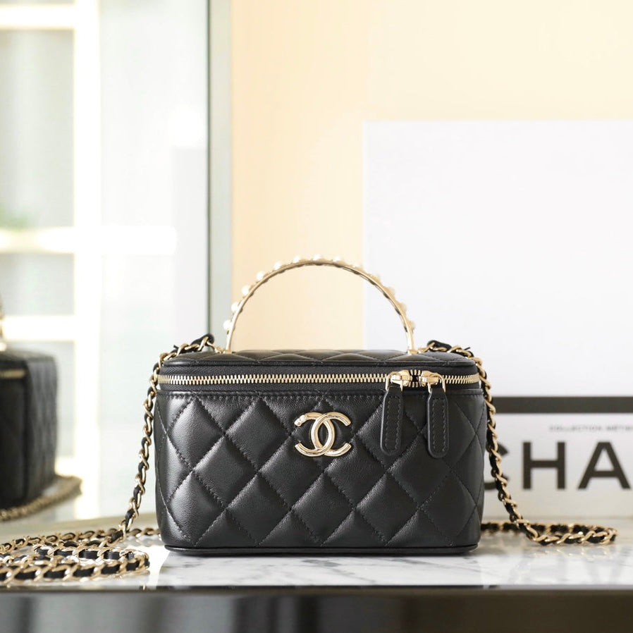 CHANEL 25S VANITY BAG 17 CM IN BLACK LAMBSKIN WITH PEARL STRAP