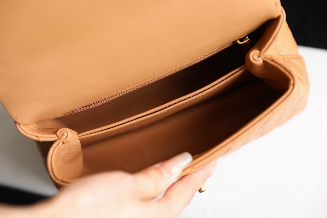 CHANEL 25S FLAP BAG 24 CM IN LIGHT BROWN LAMBSKIN WITH GOLD HARDWARE