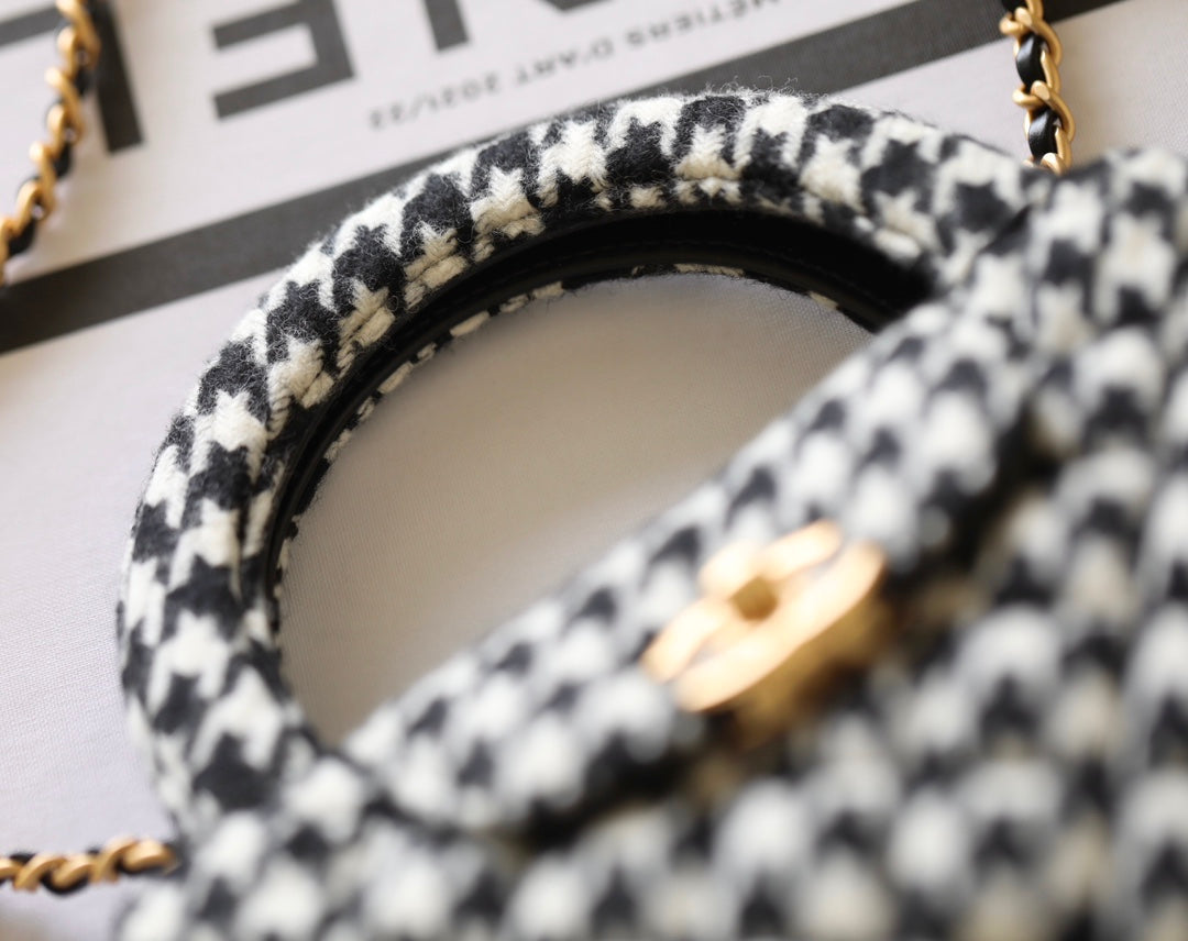 CHANEL 25S KELLY BAG 19 CM IN BLACK MIX WHITE TWEED WITH GOLD HARDWARE