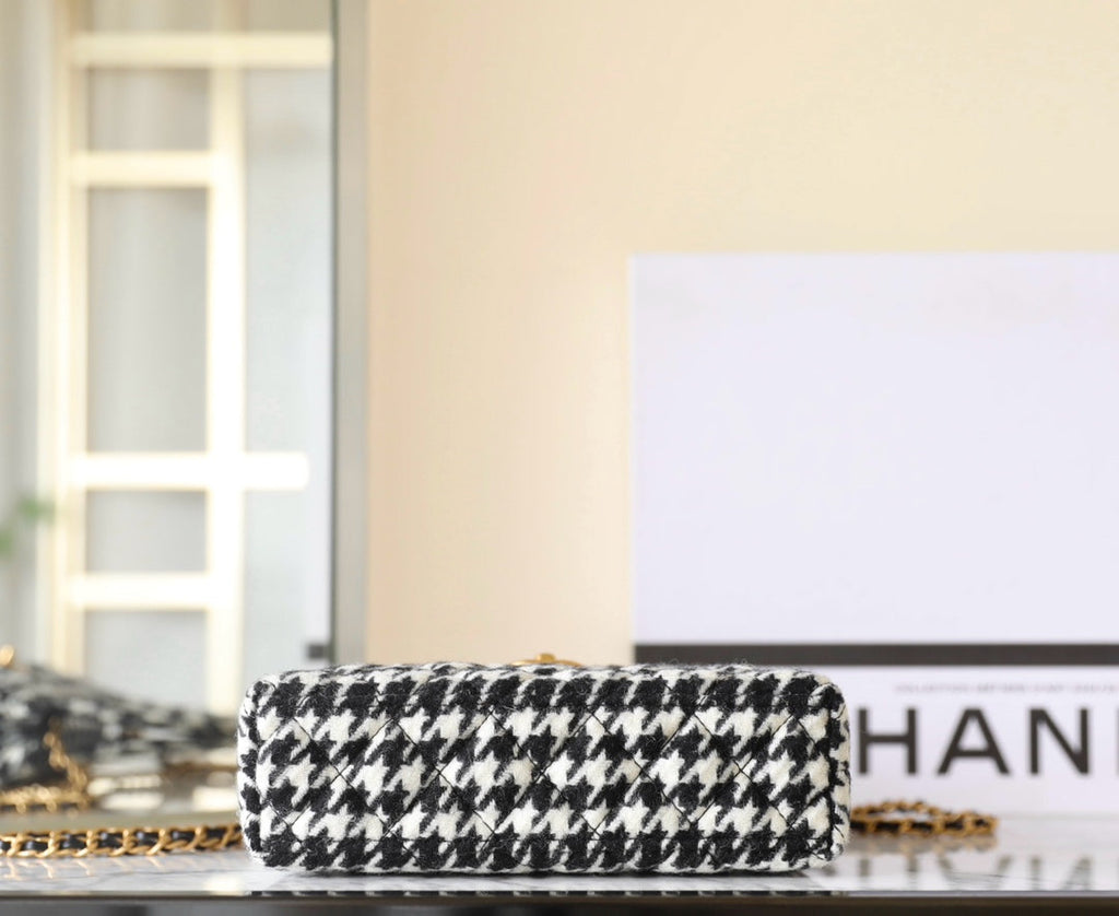 CHANEL 25S KELLY BAG 19 CM IN BLACK MIX WHITE TWEED WITH GOLD HARDWARE