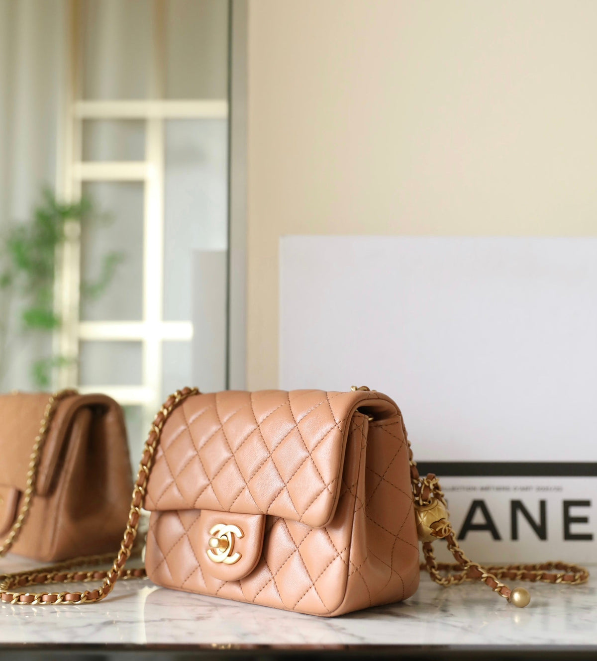 CHANEL 25S FLAP BAG 18 CM IN LIGHT BROWN LAMBSKIN WITH GOLD HARDWARE