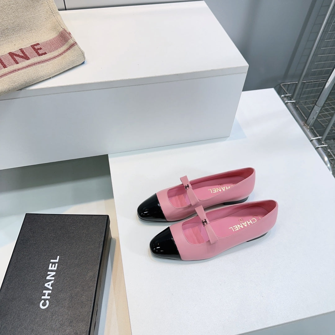 CHANEL FLAT MARY JANE SHOES 25S IN PINK LAMBSKIN MIX BLACK GLOSSY WITH BOW