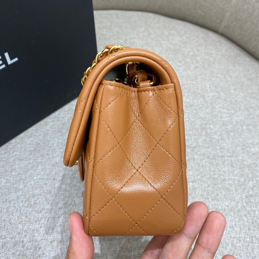 CHANEL FLAP BAG 20CM CARAMEL LAMBSKIN GOLD HARDWARE