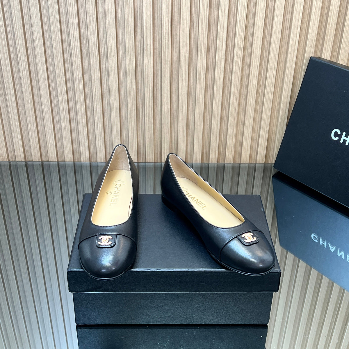 CHANEL 25S BALLET FLATS IN BLACK LAMBSKIN GOLD HARDWRE