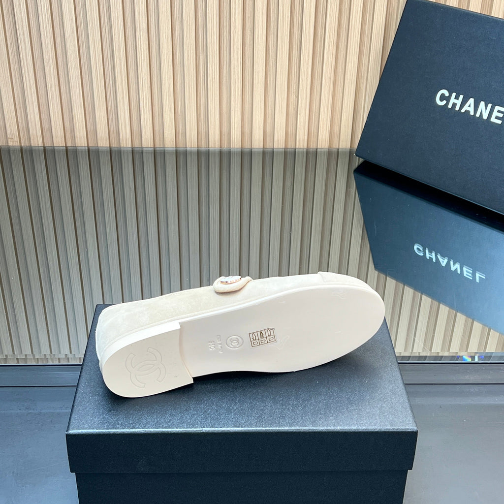 CHANEL 25S DOUBLE-STRAP MARY JANE SHOES IN IVORY SUEDE