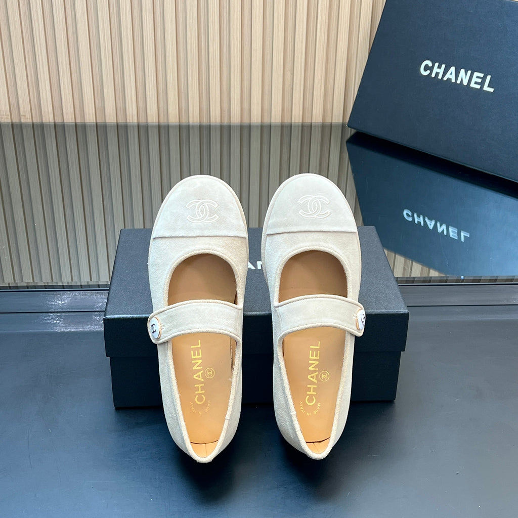 CHANEL 25S DOUBLE-STRAP MARY JANE SHOES IN IVORY SUEDE