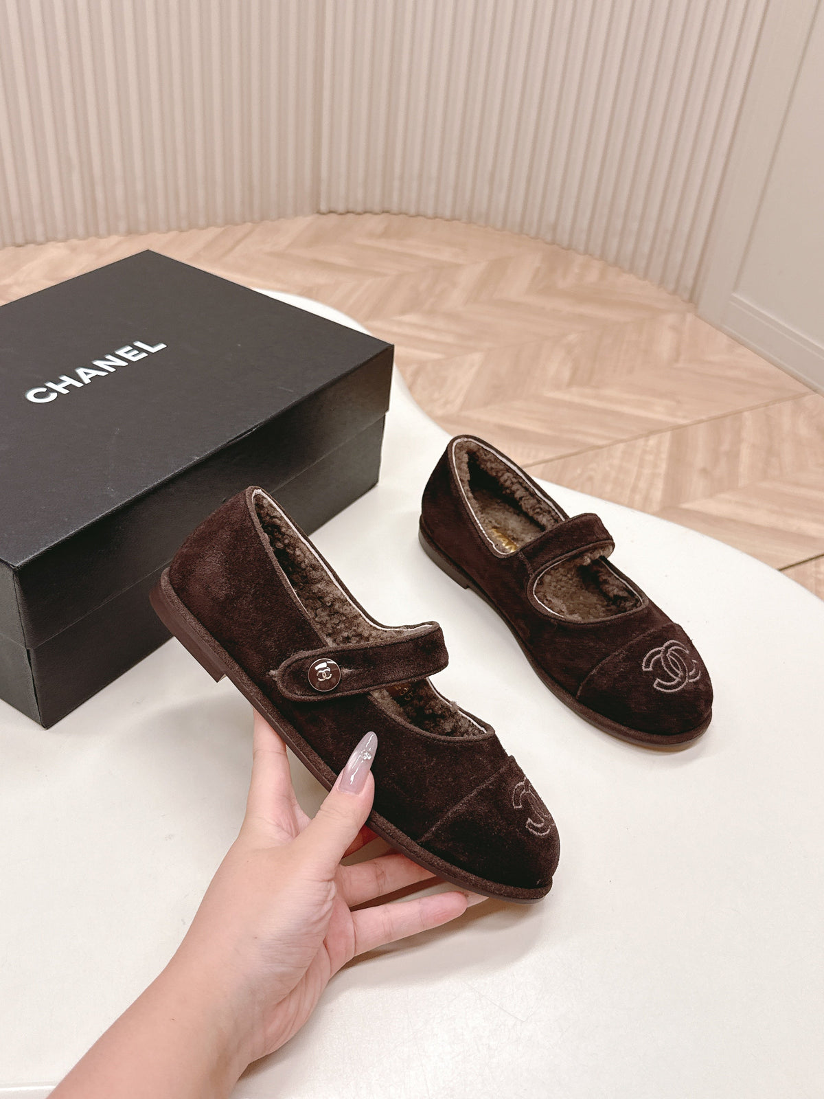 CHANEL FLAT MARY JANE SHOES 25S IN DARK BROWN VELVET
