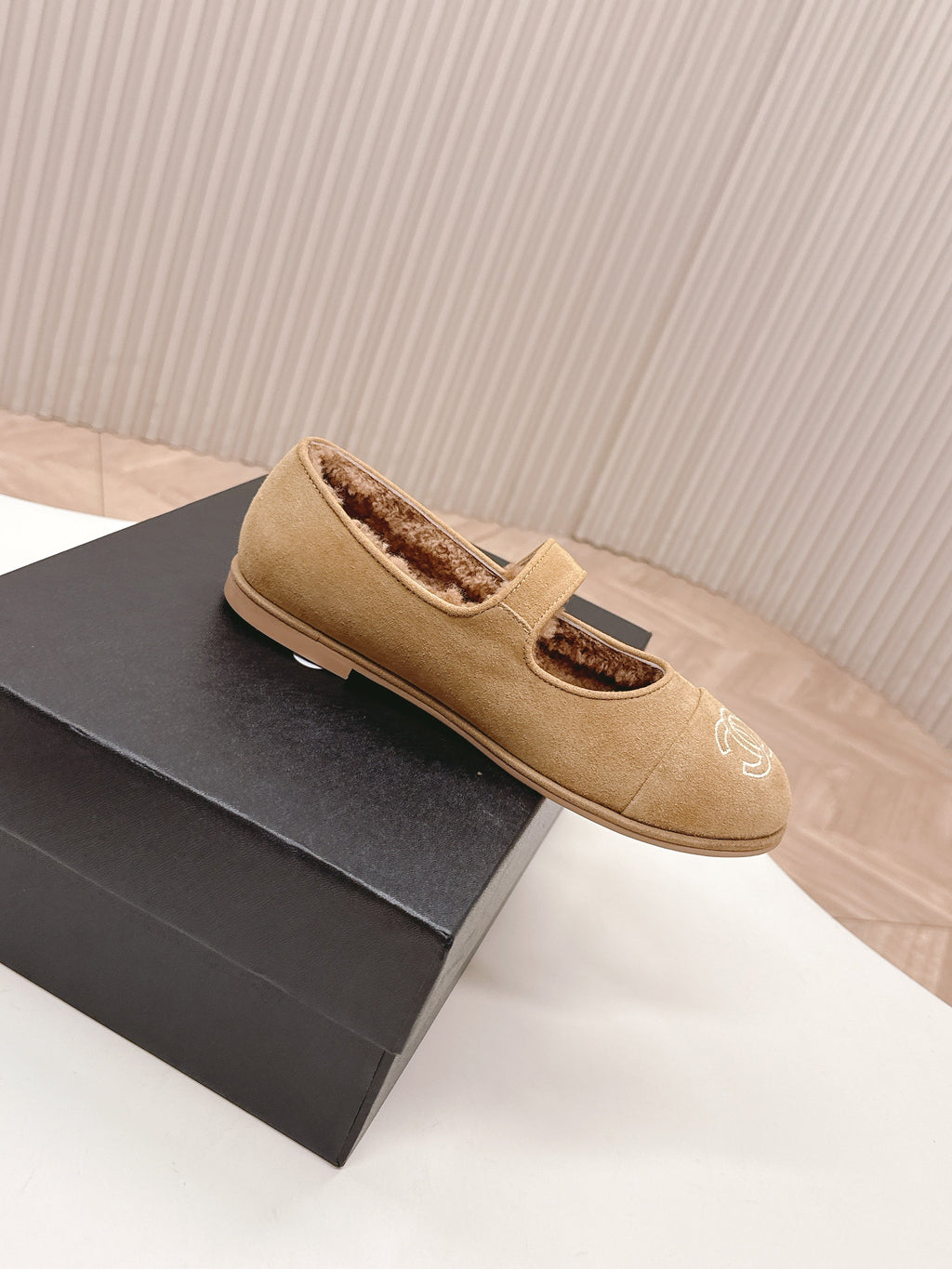 CHANEL FLAT MARY JANE SHOES 25S IN WARM BEIGE VELVET