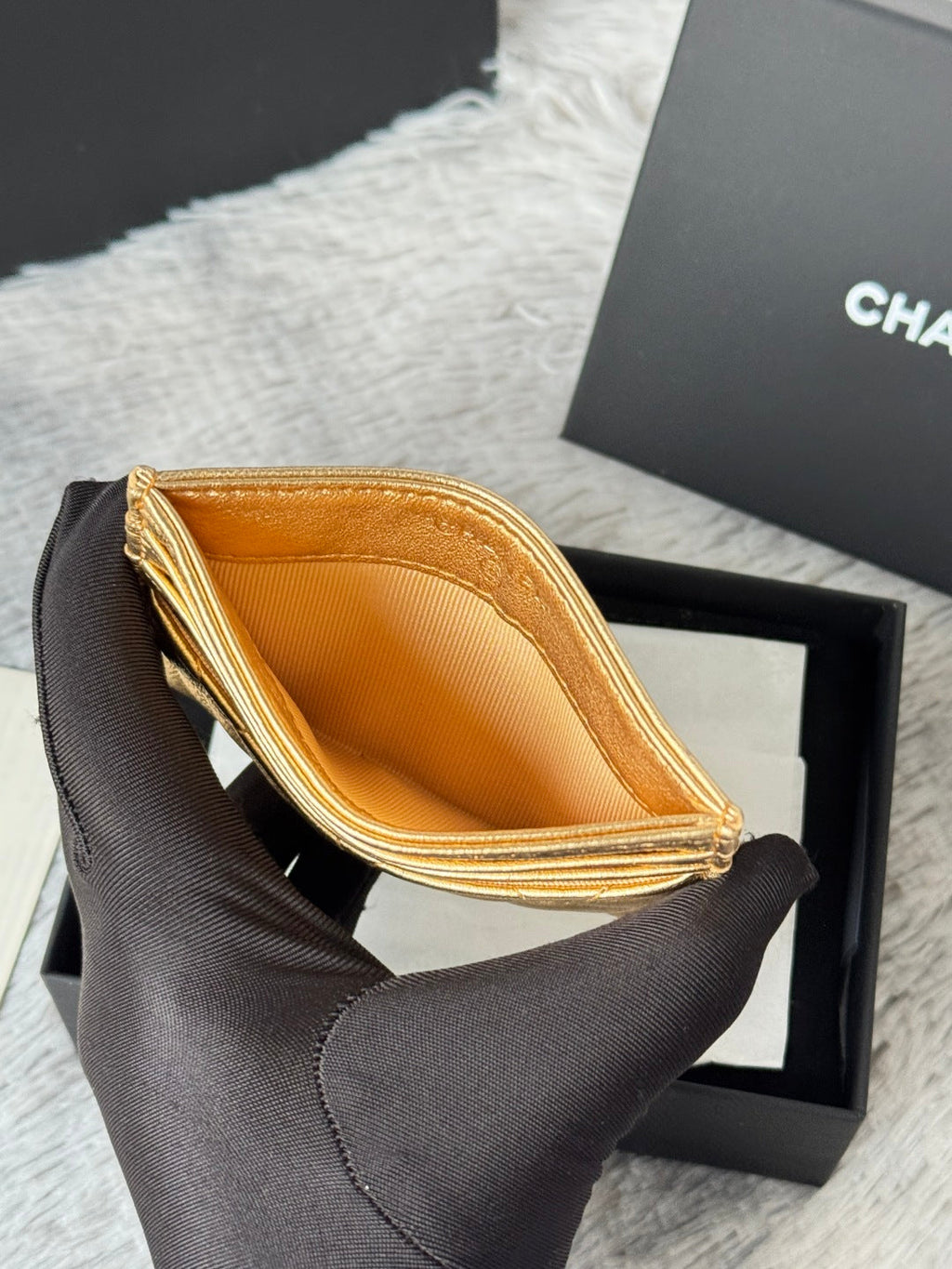 CHANEL 25S CARD HOLDER 11 IN GOLD LAMBSKIN GOLD HARDWARE