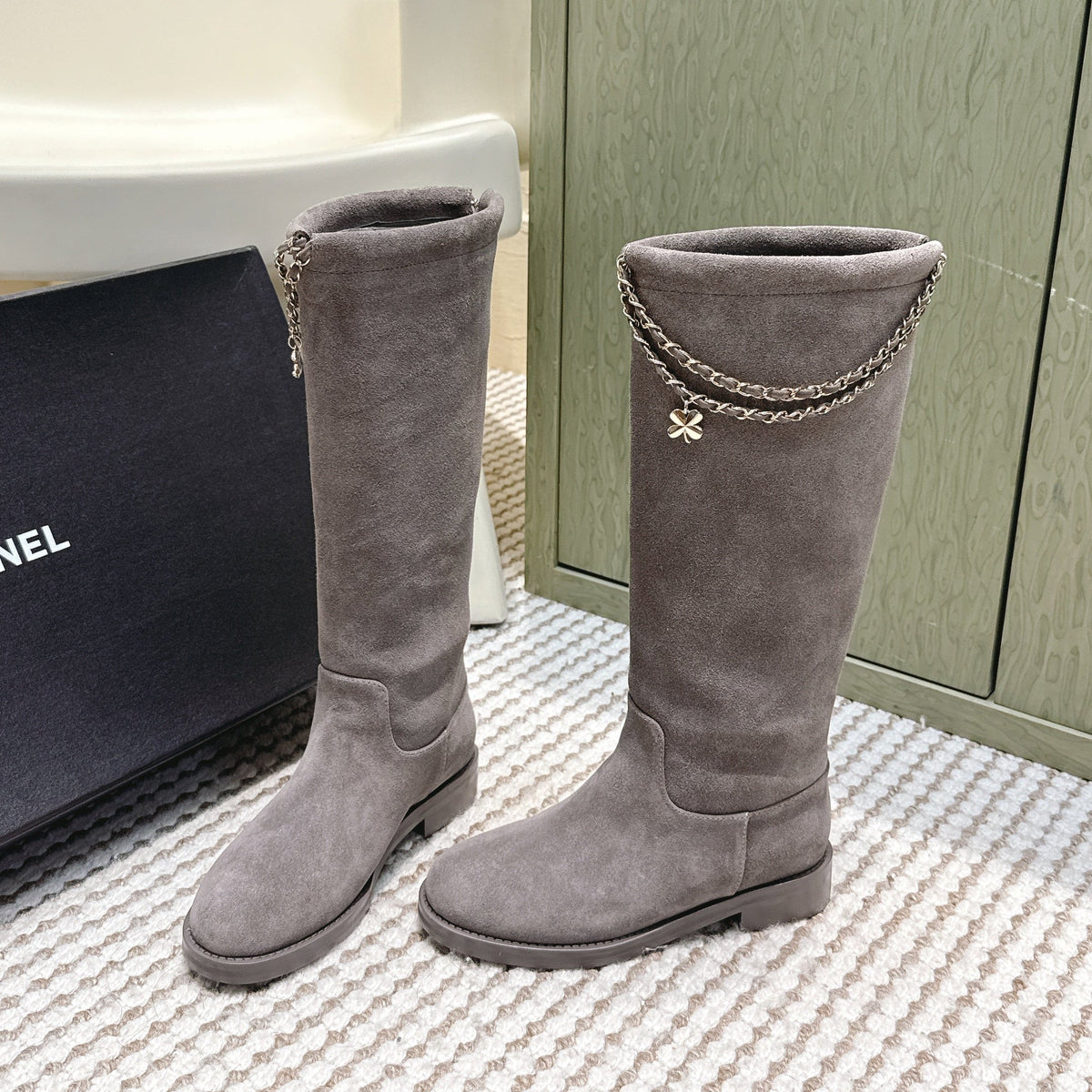 CHANEL 25S KNEE-HIGH BOOTS IN GREY SUEDE GOLD HARDWARE