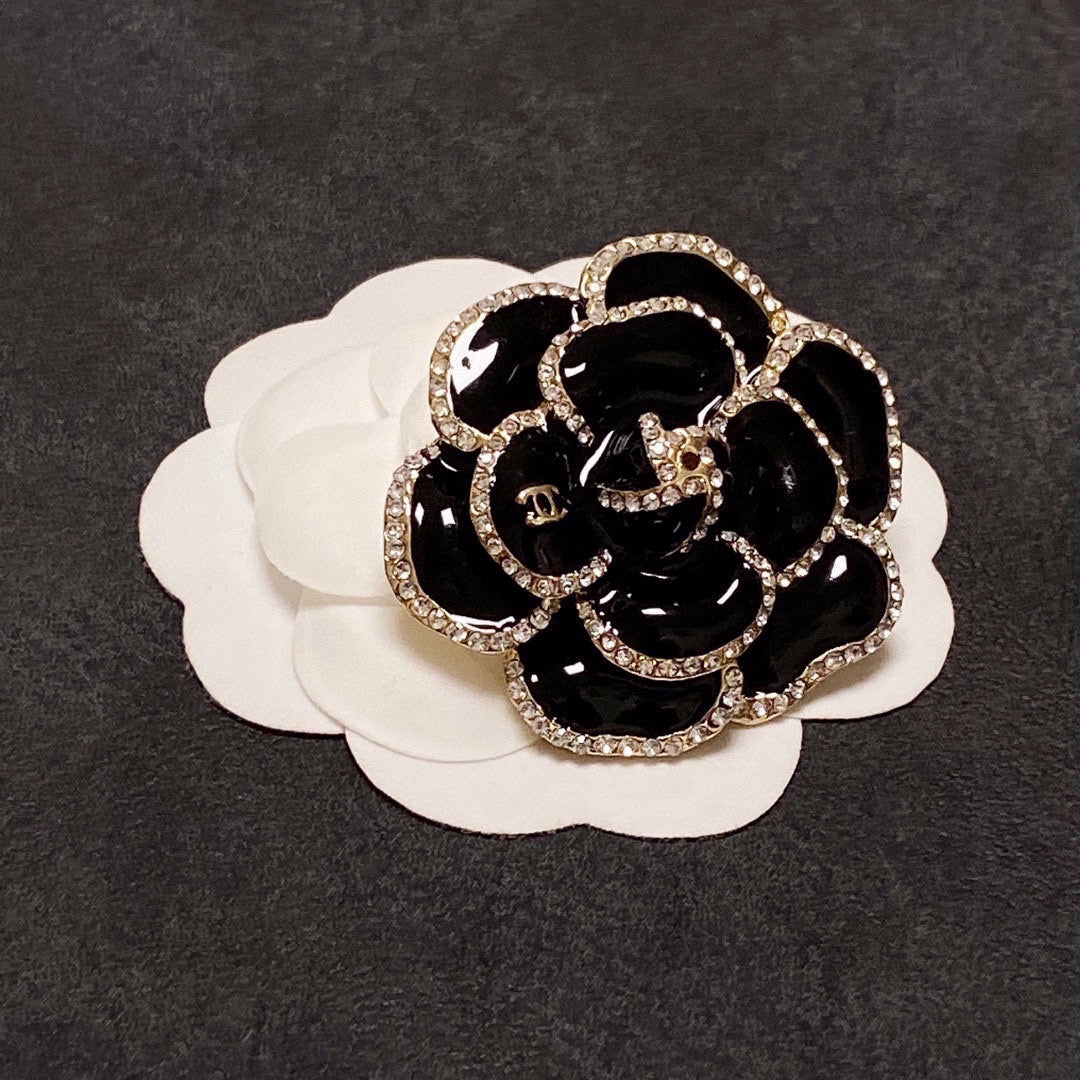 18K  Chanel Black Flower Brooch