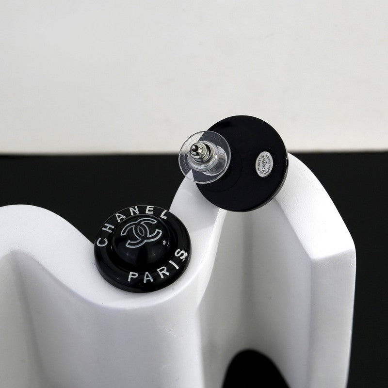 18K  Chanel Black Round Earrings
