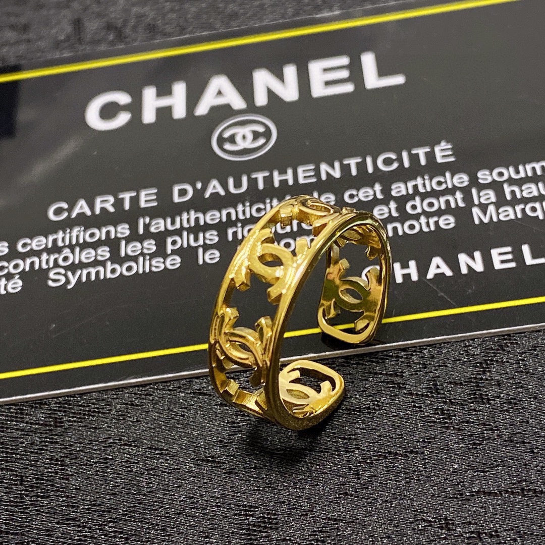 18K  Chanel Vintage Openwork Ring