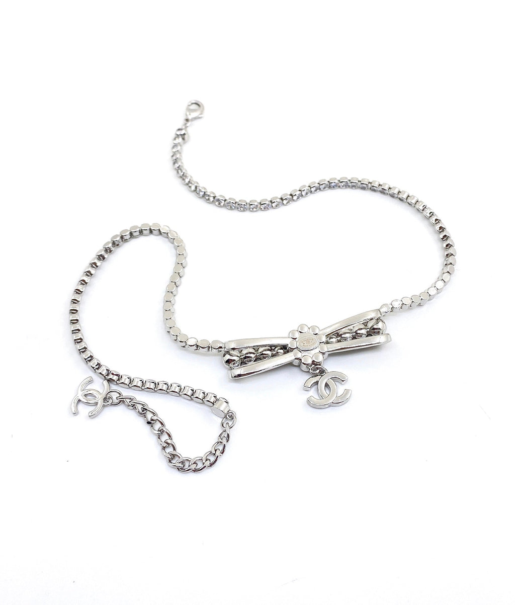 18K  Chanel Diamonds Bow Tie Necklace