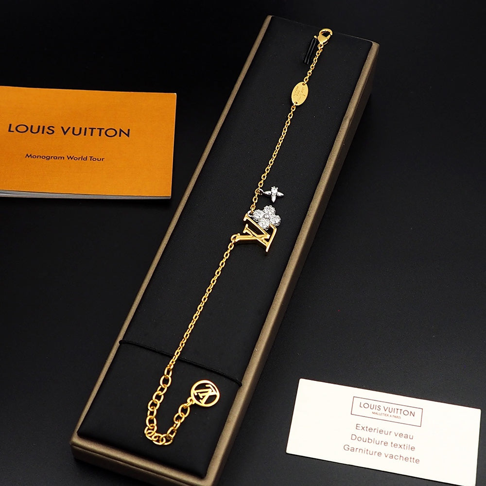 18K Louis Vuitton Gram Diamond Bracelet
