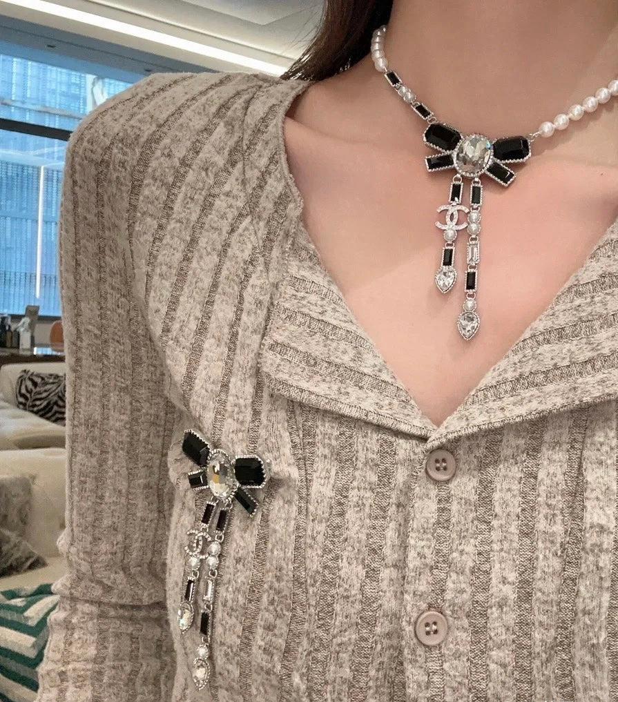 18K  Chanel Bow Tie Crystals Brooch