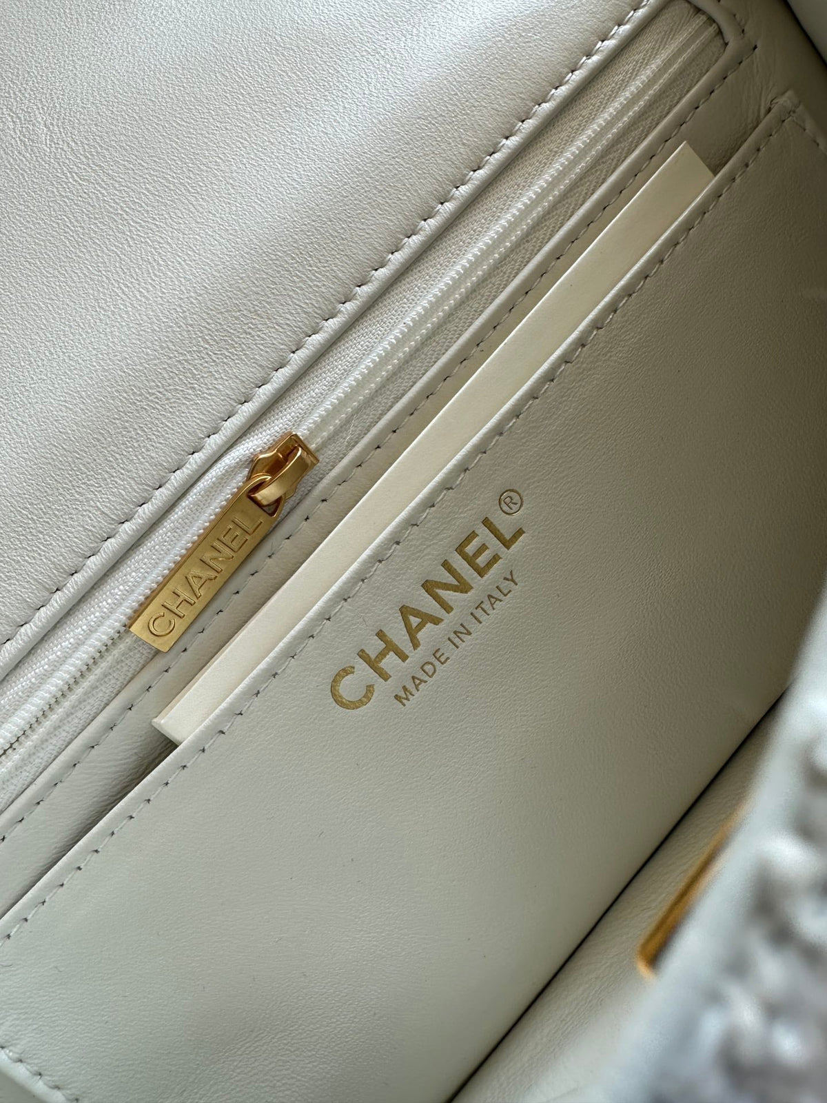 CHANEL 25S MINI FLAP BAG 23 IN CREAM WHITE TWEED WITH GOLD HARDWARE