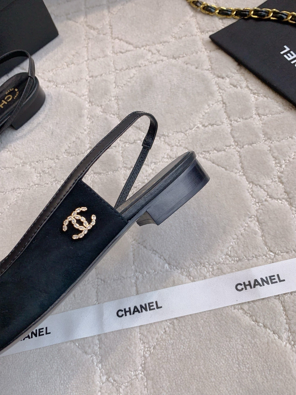 CHANEL 25S SLINGBACK IN BLACK CALFSKIN AND SUEDE GOLD HARDWARE