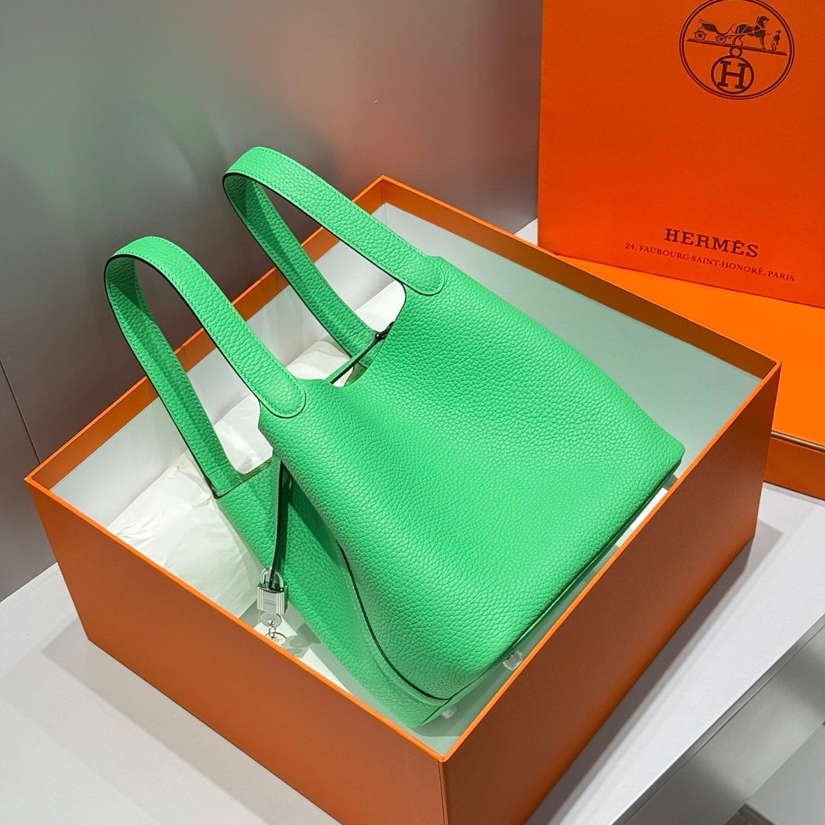 HERMES 25S PICOTIN LOCK 22 IN SPRING GREEN CALFSKIN SILVER HARDWARE