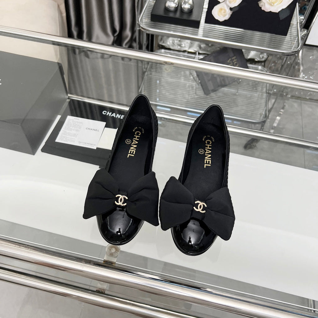 CHANEL 25S ROUND TOE BALLET FLATS WITH A BOW IN SPARKLING BLACK CANVAS