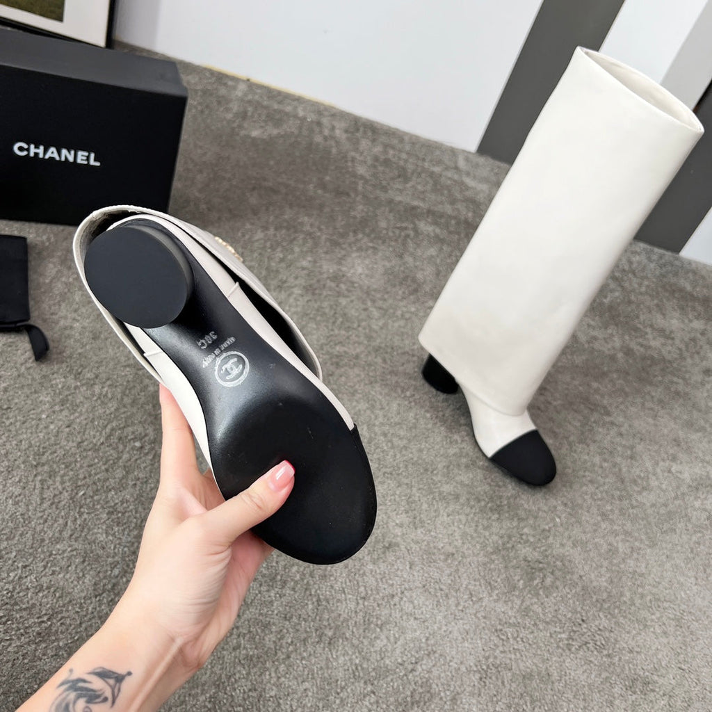 CHANEL 25S HIGH BOOTS 55MM IN IVORY BLACK CALFSKIN AND CANVAS GOLD HARDWRE