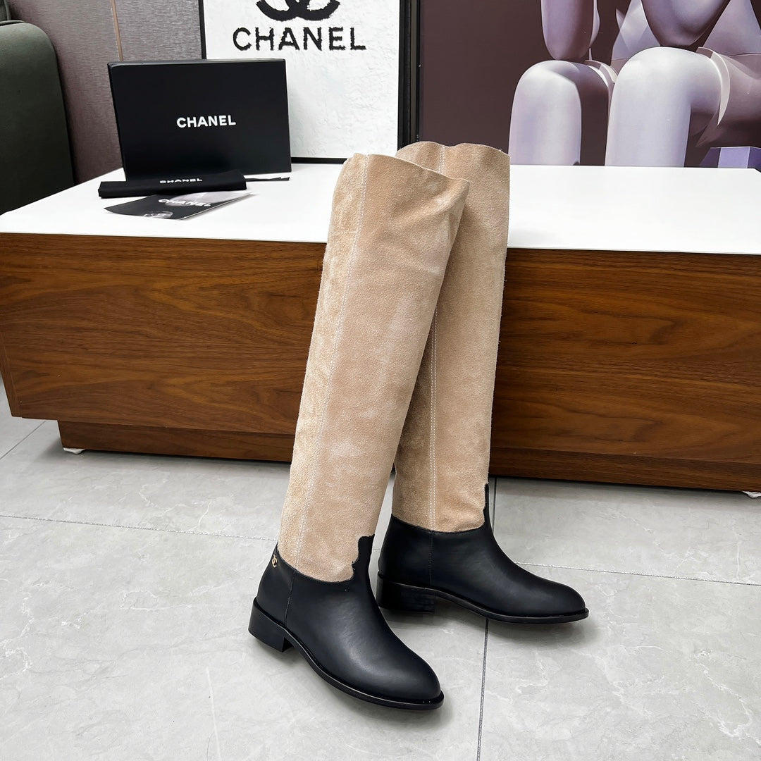 CHANEL 25S KNEE-HIGH BOOTS 35MM IN BLACK CALFSKIN AND TAUPE GRAY SUEDE
