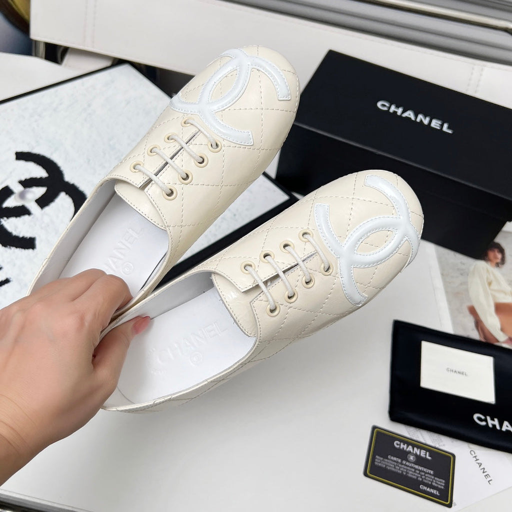 CHANEL 25S DANCE SHOES WITH PRINTED LOGO IN WHITE CALFSKIN