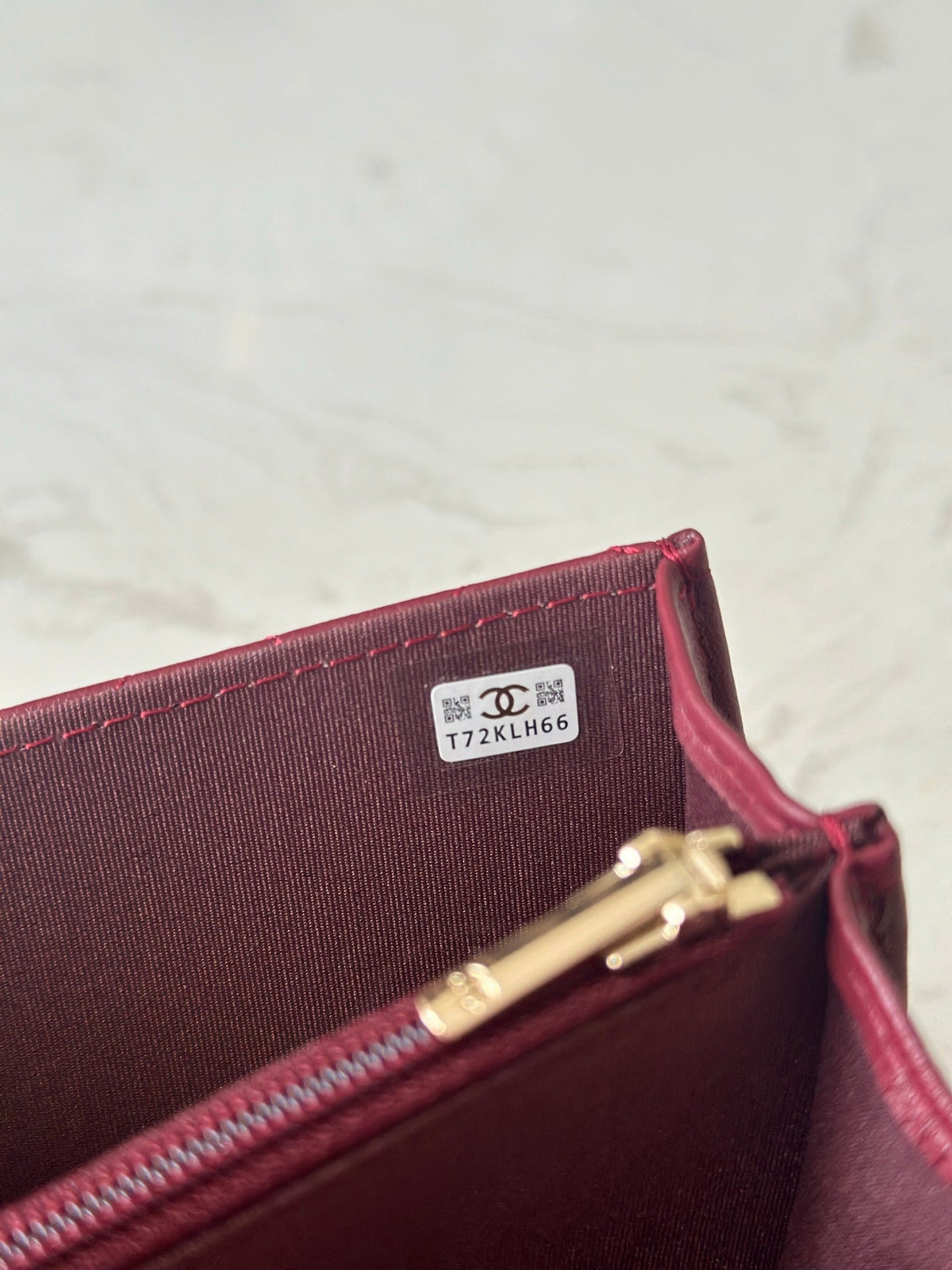 CHANEL 25S TOP HANDLE WALLET 19 IN DARK RED CALFSKIN WITH GOLD HARDWARE