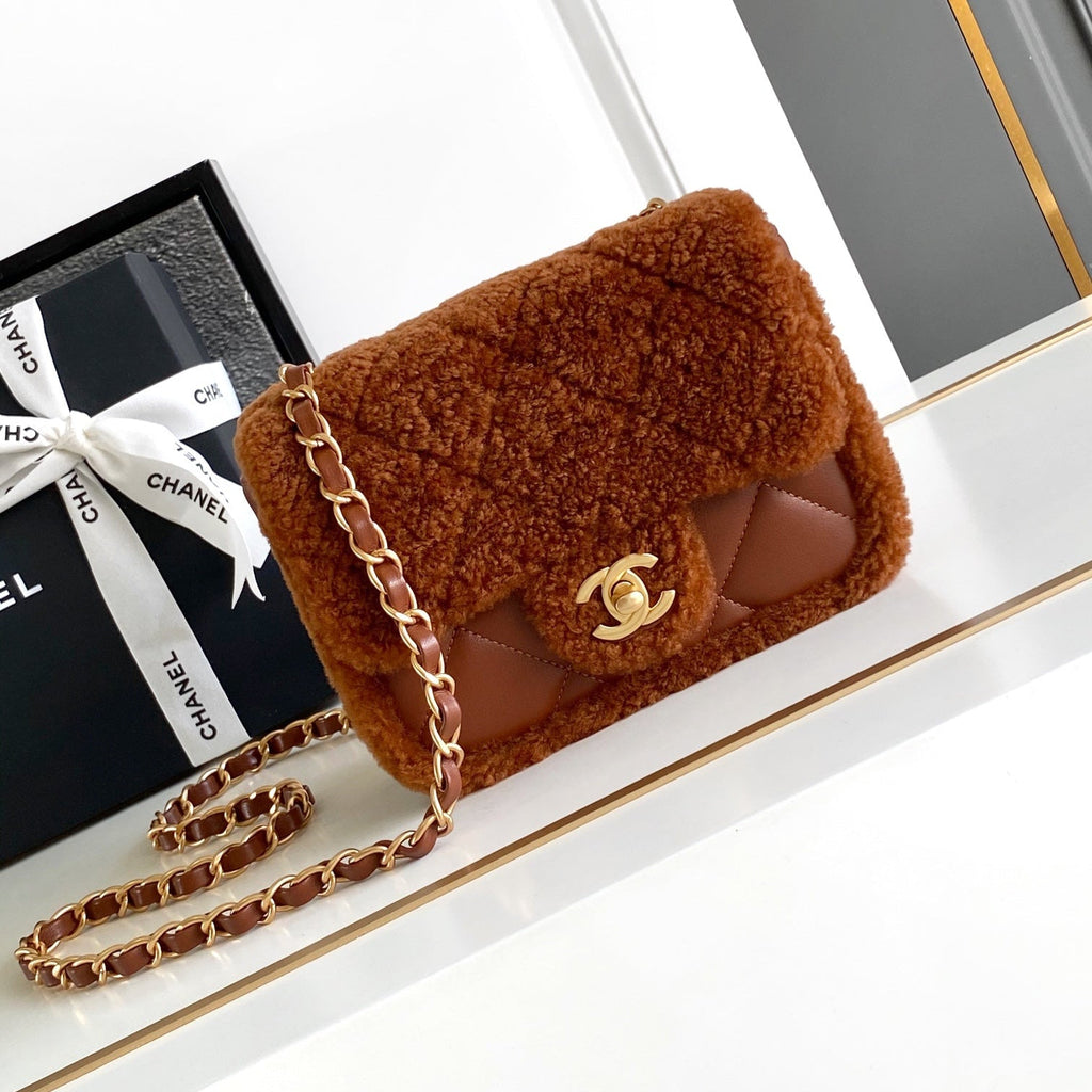CHANEL 25S FLAP BAG 18 CM IN BROWN WOOL AND LAMBSKIN