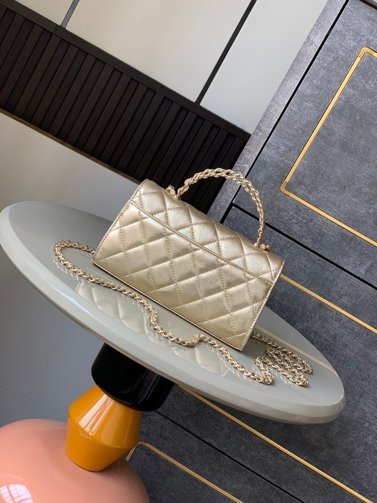 CHANEL 25S KELLY BAG 18 IN GOLD METALLIC LAMBSKIN WITH GOLD HARDWARE