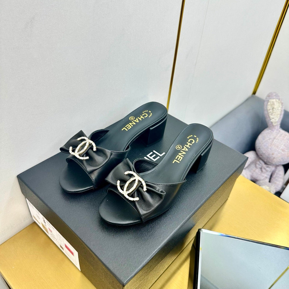 CHANEL BOWKNOT RHINESTONES MID HEEL MULE IN BLACK CALFSKIN