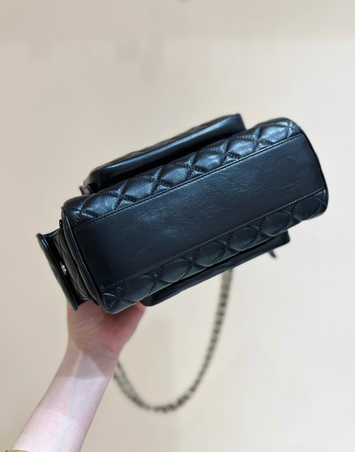 CHANEL CAMERA BAG 24 IN CONGO BLACK SHINY CALFSKIN GOLD CHAIN
