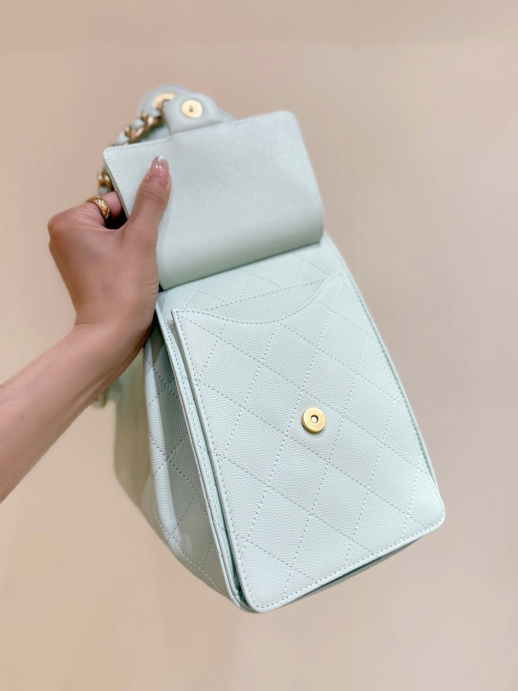CHANEL 25S HANDBAG IN PALE CYAN 40 GRAINED CALFSKIN GOLD HARDWARE
